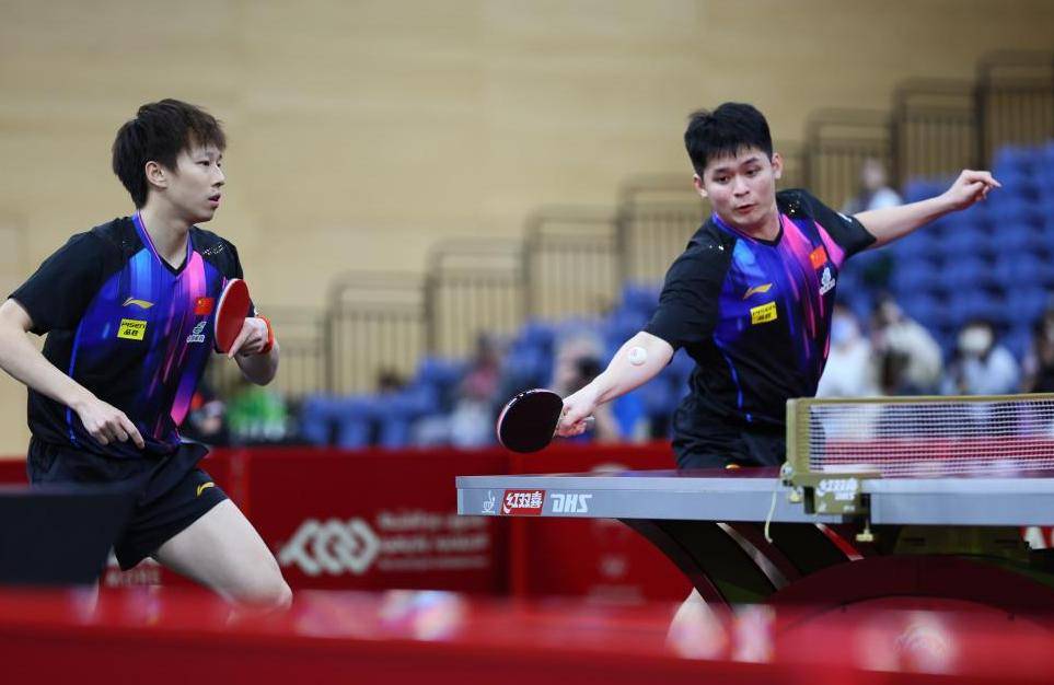 爱游戏娱乐-日本队碾压英格兰队，林高远带队取胜