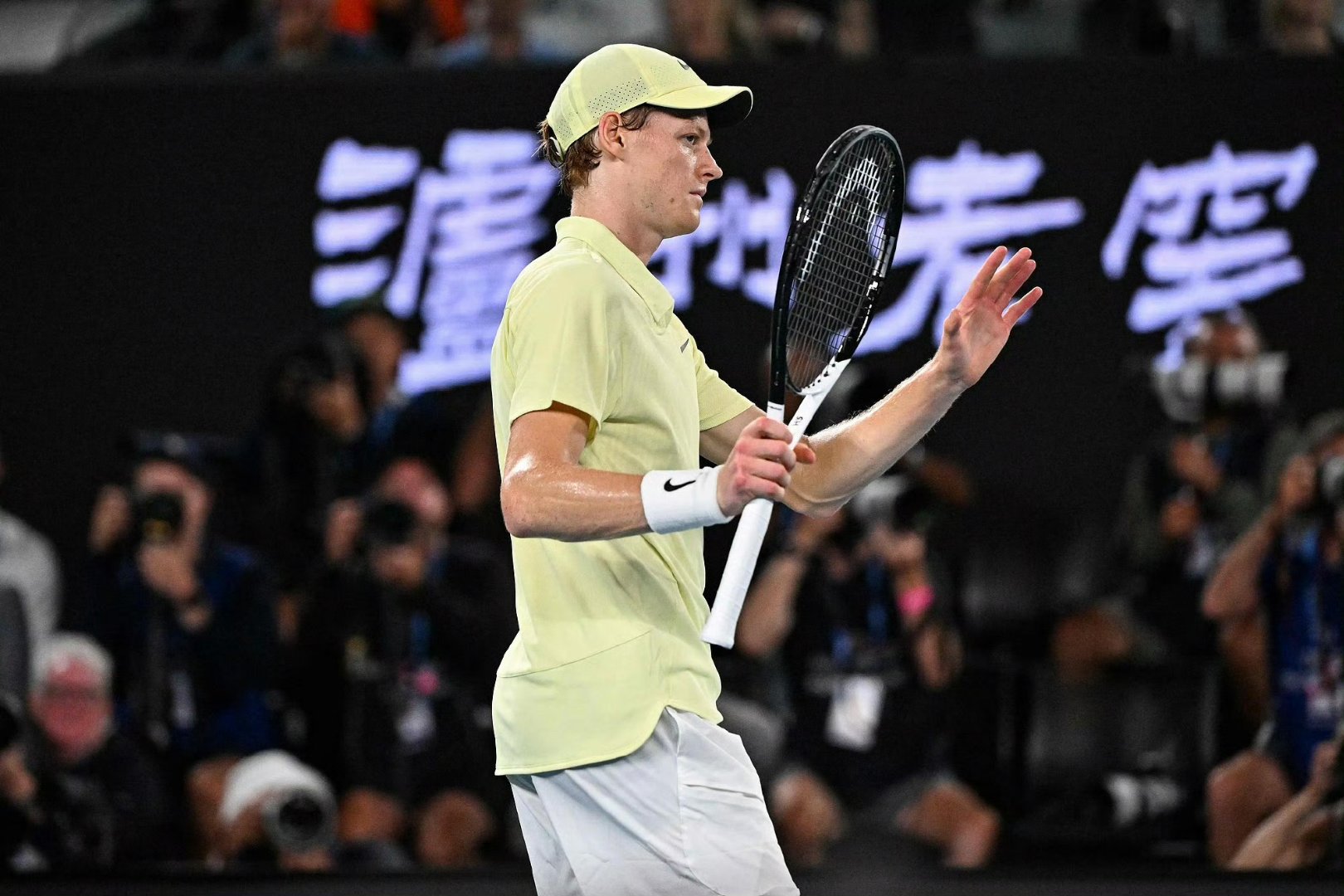 爱游戏官网-澳网轻取年终总决赛，兹维列夫关键制胜