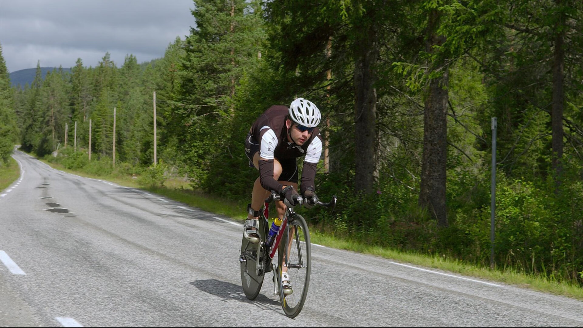 爱游戏娱乐-奥运周期关键战之夜，京多安攻防两端统治，一个老将的时代宣言