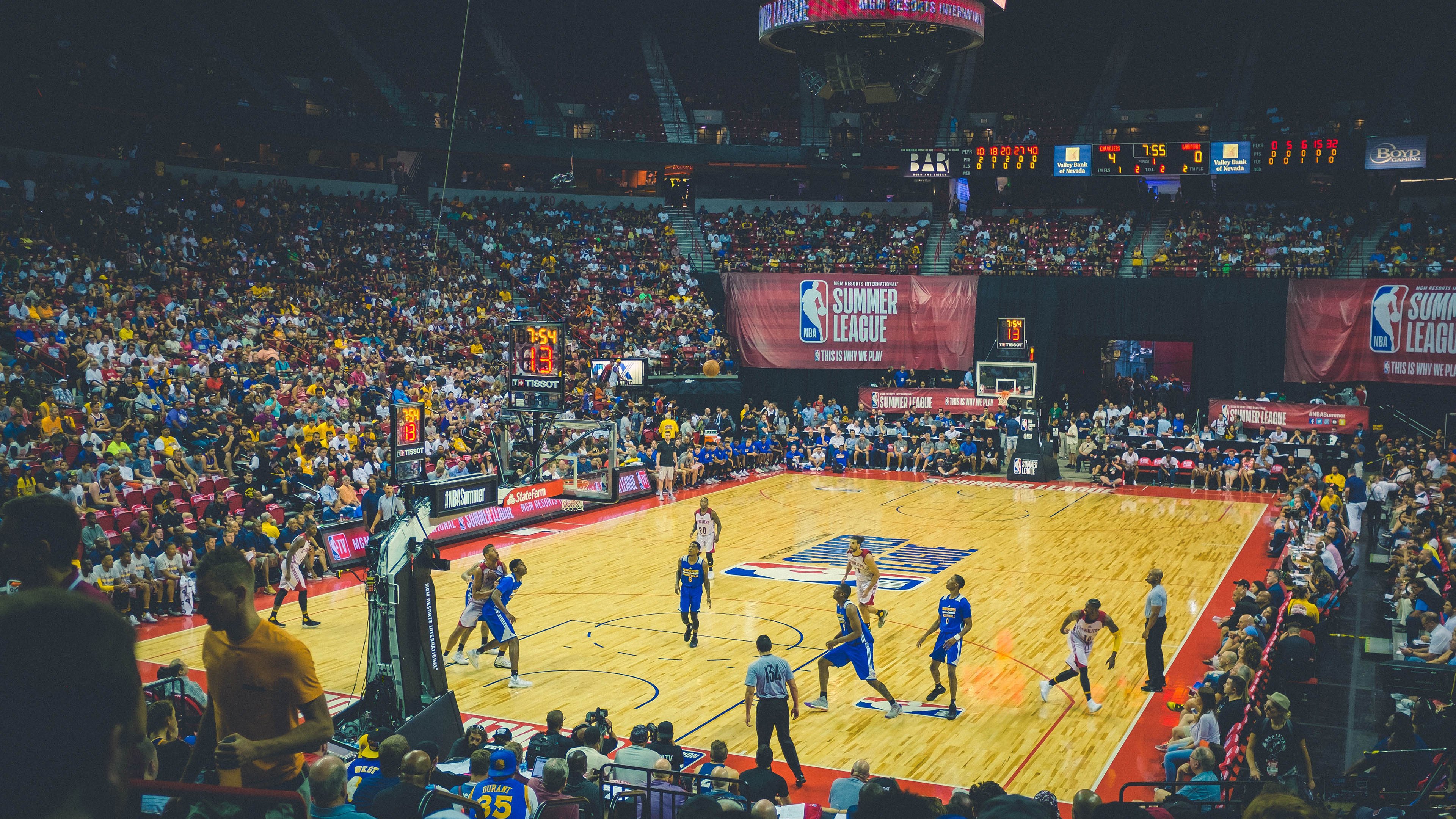 巴萨对阵委内瑞拉？不，是卡塞米罗用一场硬仗，揭穿了足球世界的傲慢与偏见