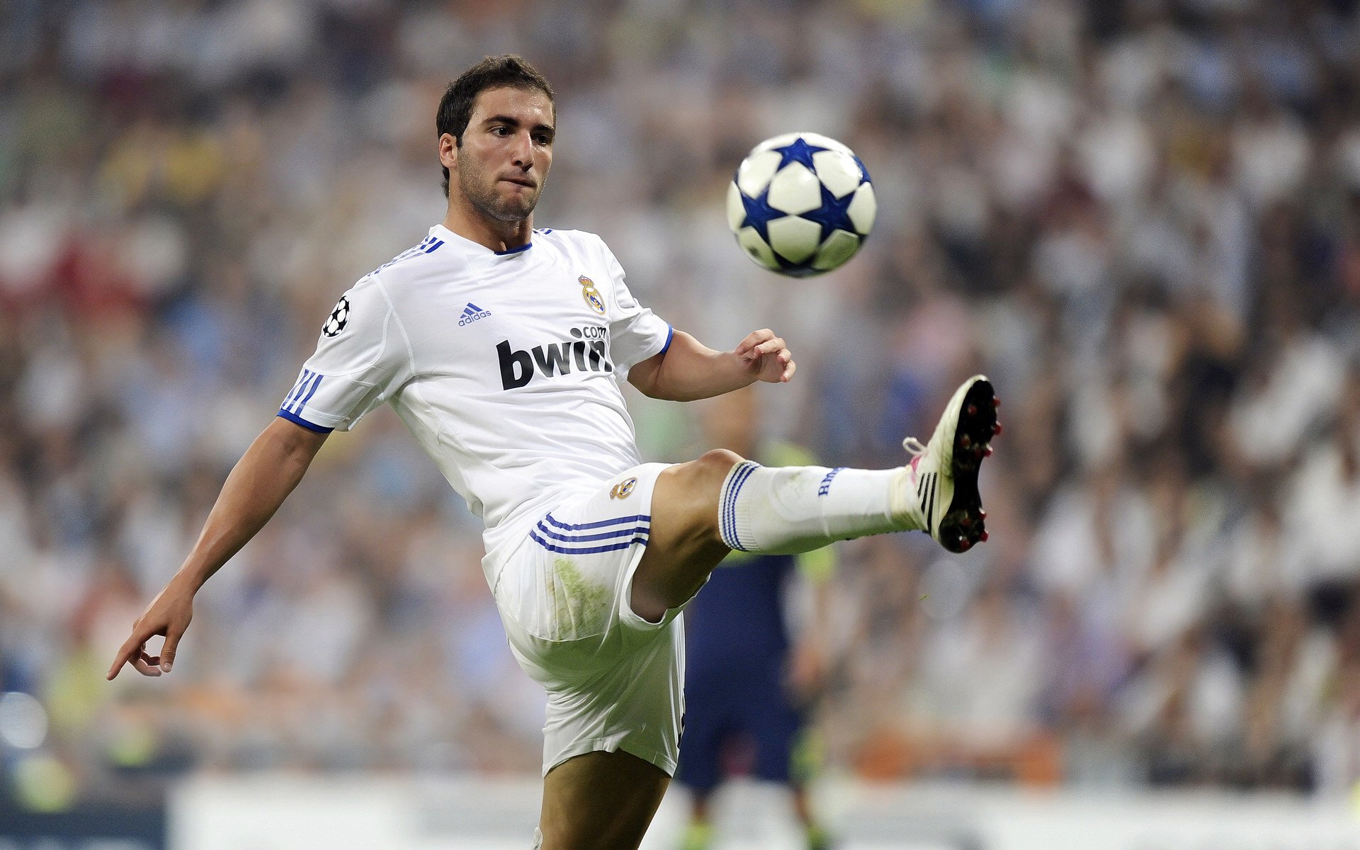 爱游戏2026-2026世界杯之夜，孔德用实力证明自己，沉默的盾牌与时代的回响