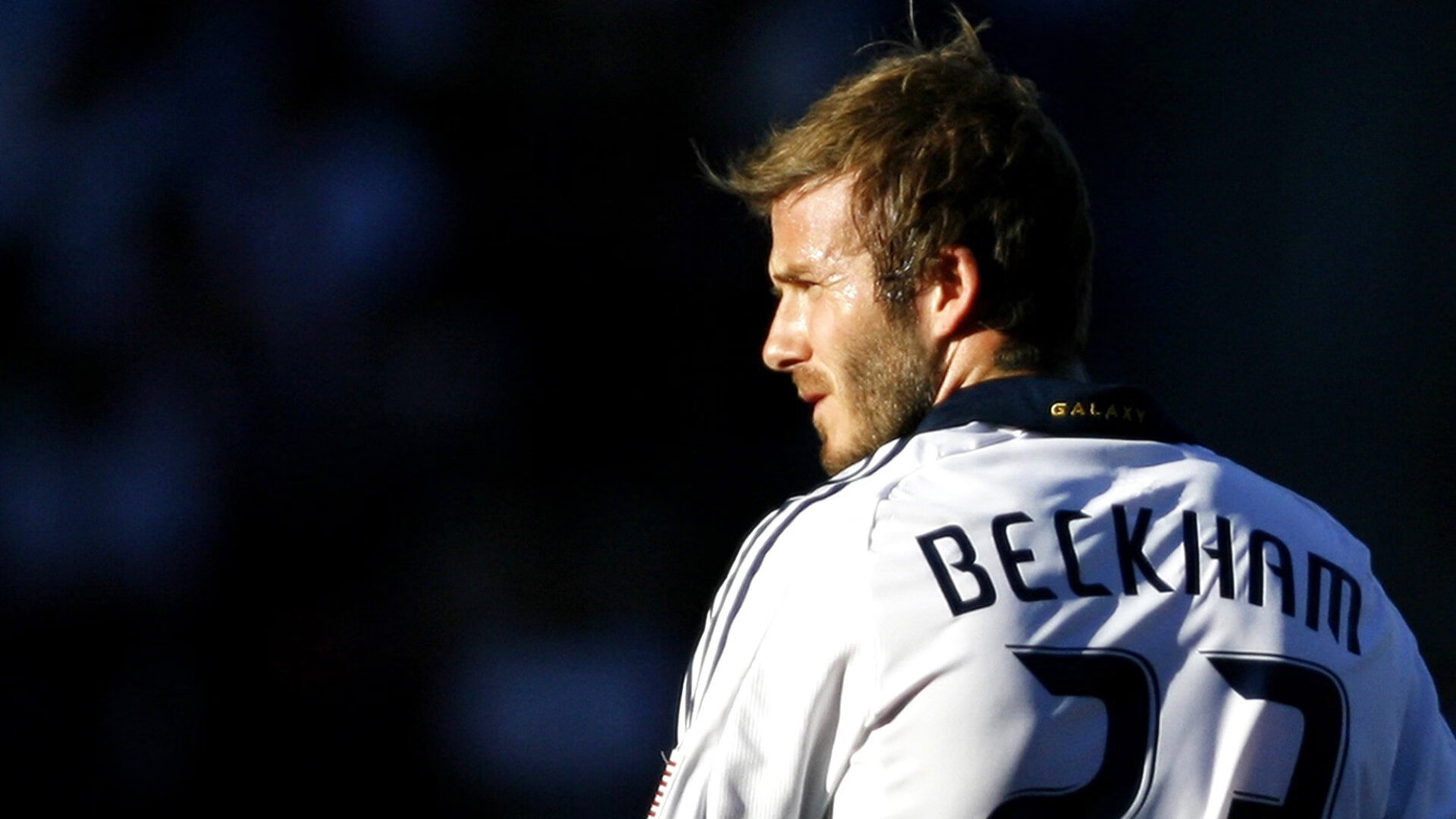 爱游戏APP-西决生死战之夜，维尼修斯打出生涯之夜，当聚光灯撕碎偏见，少年以足球为刃